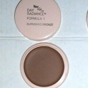 Day Radiance Brurnish Bronze Cream Foundation